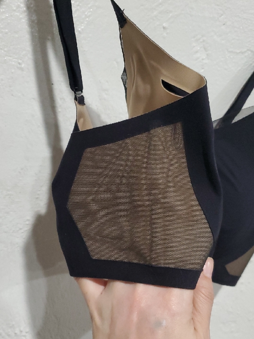 Honeylove CrossOver V-Neck Bra in Black Size XL - Picture 4 of 12